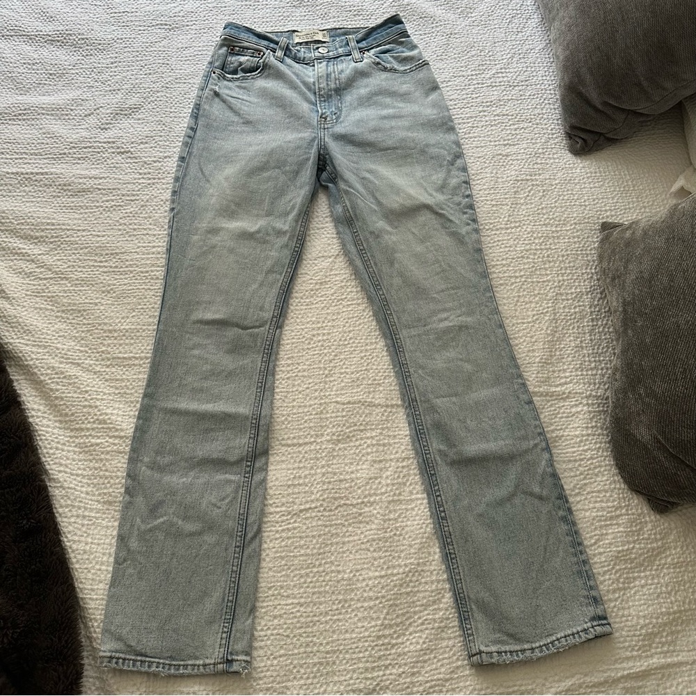 Abercrombie 90’s Slim Straight Ultra High Rise